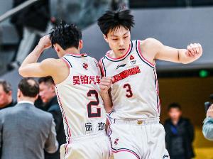 333体育|电竞-官方网站-苏群：广东季后赛特质和常规赛完全不同 强硬将是下轮的主要特色