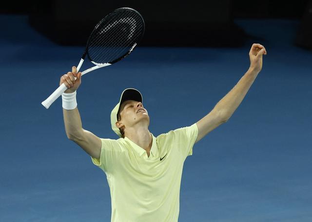 333体育|电竞-官方网站-硬地大满贯26连胜！辛纳3-0轻取穆塞蒂，晋级美网男单四强